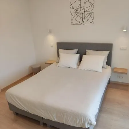 Citadelle - Avec Salle De Bain Independantes Et Cuisine Partagee Guest house Liege