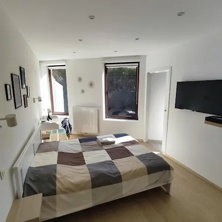 Citadelle - Avec Salle De Bain Independantes Et Cuisine Partagee Πανσιόν 3*