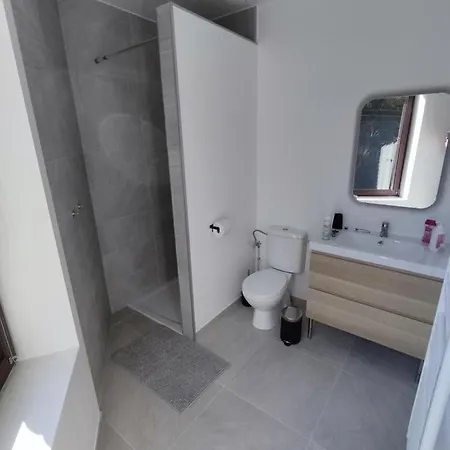 Citadelle - Avec Salle De Bain Independantes Et Cuisine Partagee Guest house *