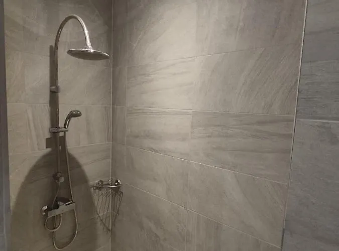 Affittacamere Citadelle - Avec Salle De Bain Independantes Et Cuisine Partagee Liegi